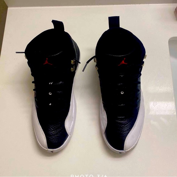 Jordan 12 playoff size 10 men